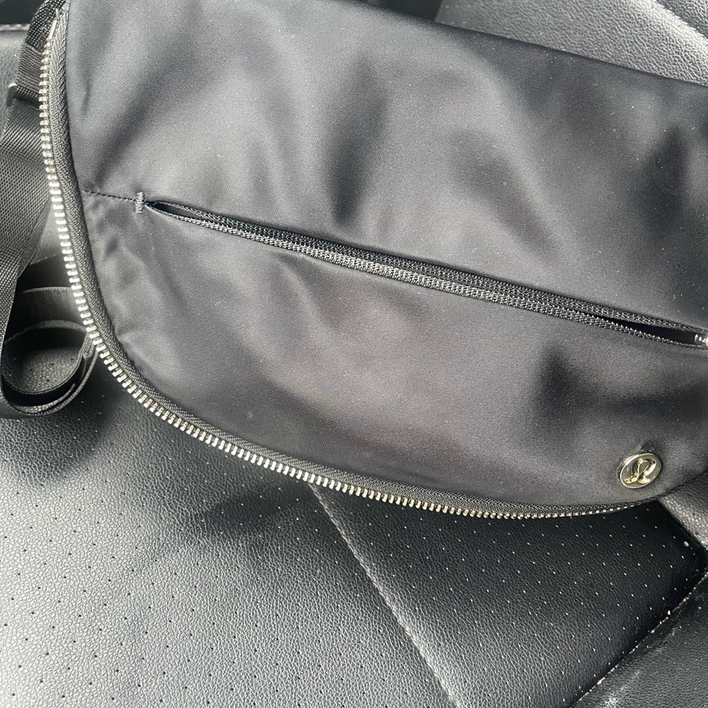 lululemon athletica Black crossbody Bag - Picture 2 of 5